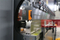 Máquina dobladora de acero Stinlees completamente automática 100tonex3m